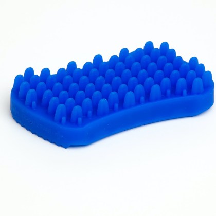pet+me brush - blue for rabbits and guinea pigs